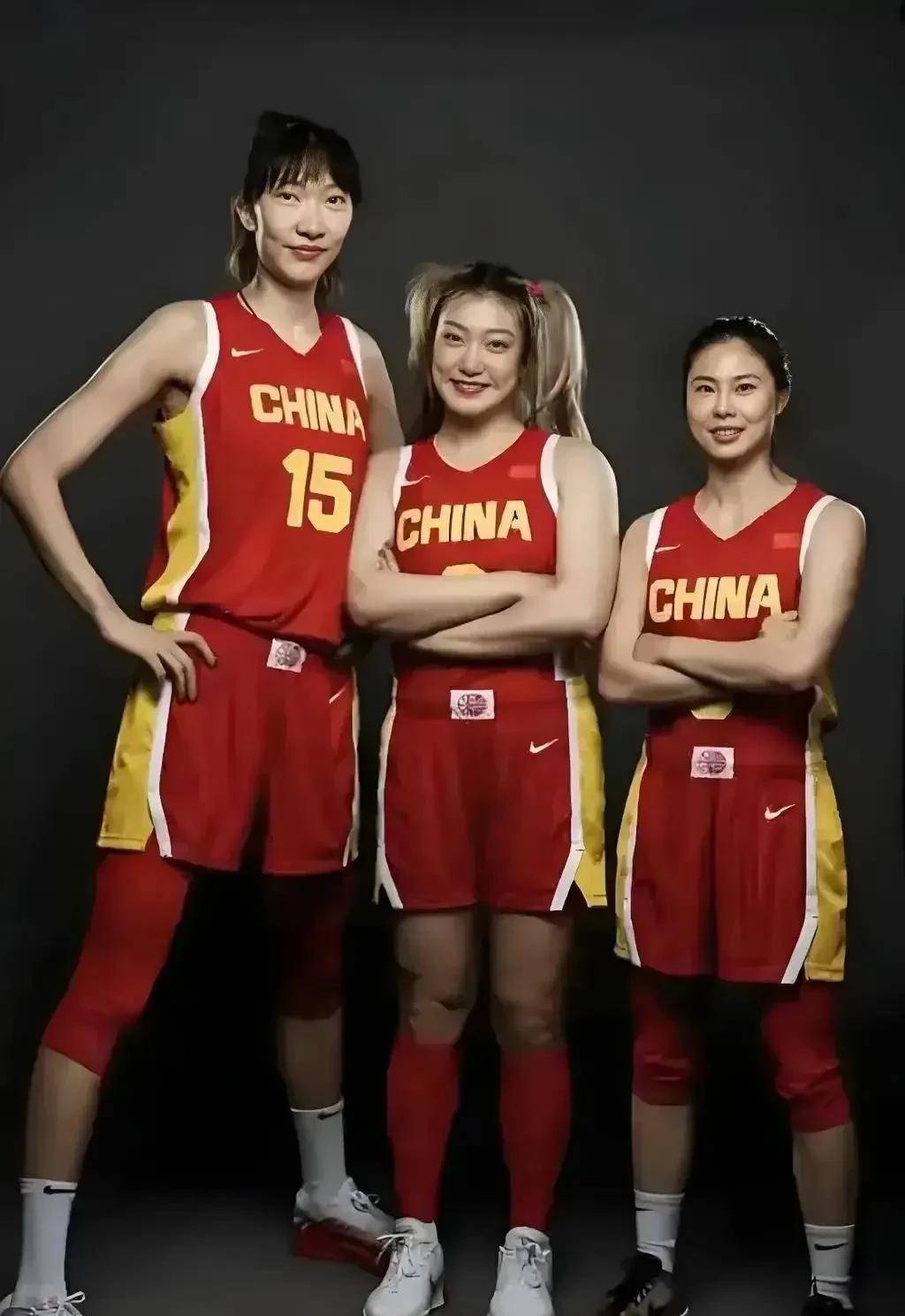 亚洲篮球赛开幕外援球员展现超凡能力