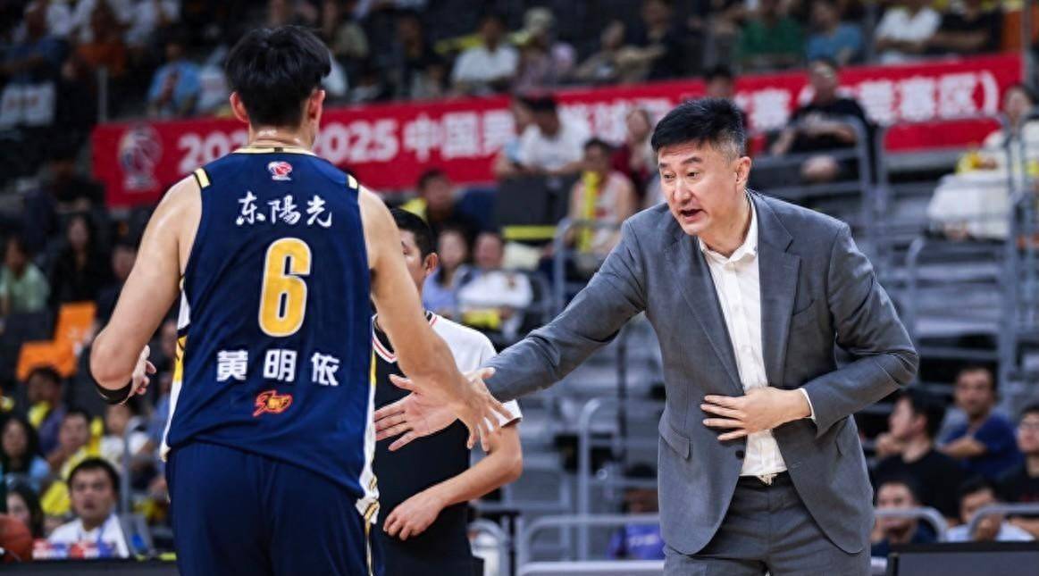 广东队在主场比赛中表现出色，战胜四川队