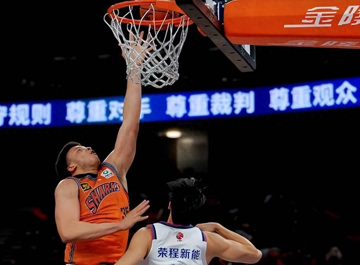 包含上海男篮再次获胜，继续稳居榜首位置的词条