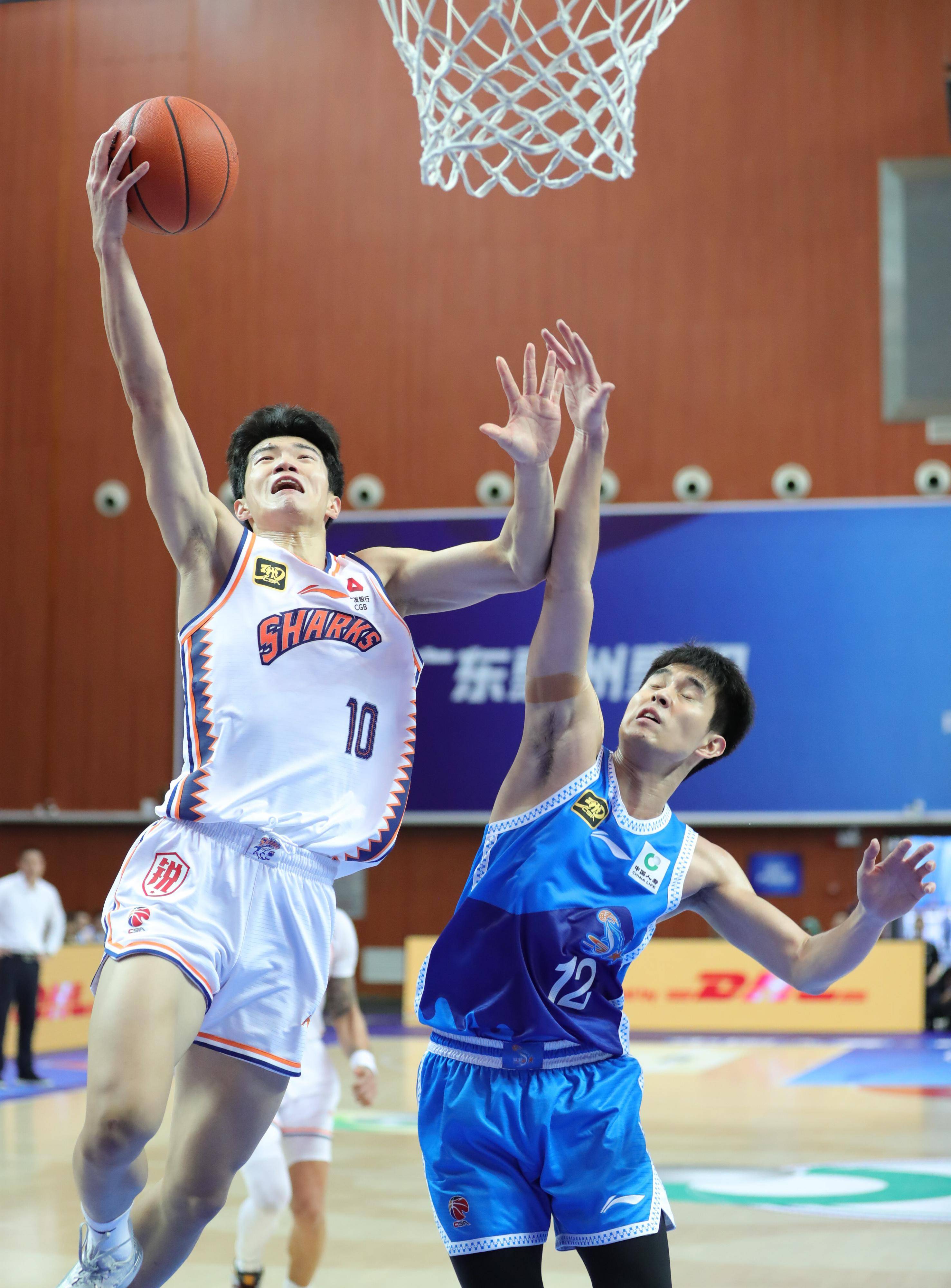 包含上海队客场力克福建，连胜态势不减的词条