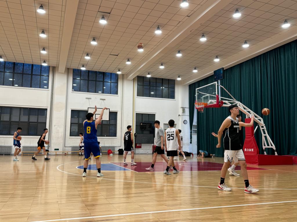 球队宣布推迟举办篮球夏训营