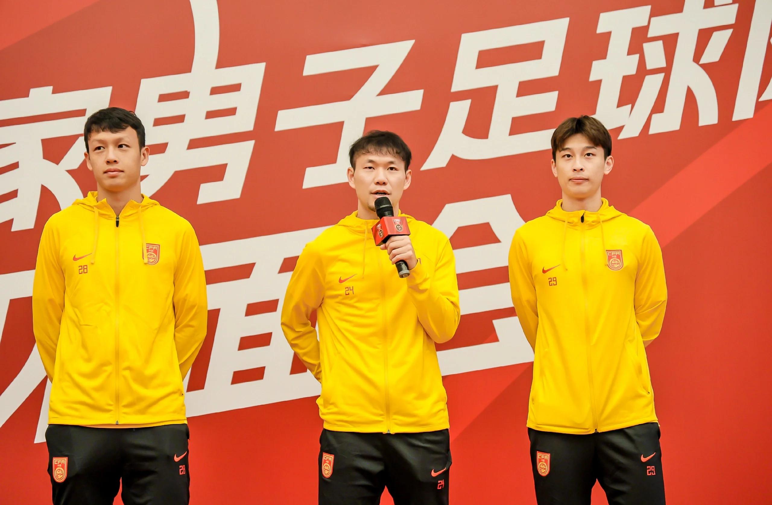 武磊开场5分钟连进两球，梅西防线形同虚设！