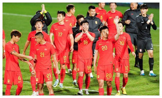 战术奏效！本菲卡双翼齐飞压制武磊整场无力还手！的简单介绍