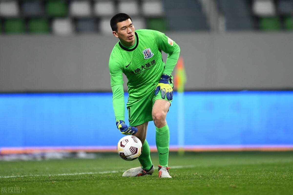 包含本泽马替补上场改变战局，申花防线瞬间崩溃！的词条